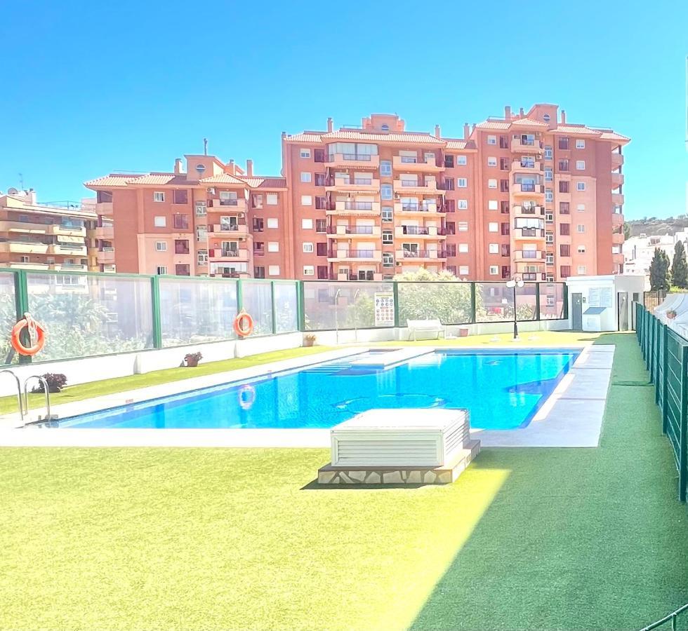 Cozy Fuengirola Apartment With Sea View & Pool Extérieur photo