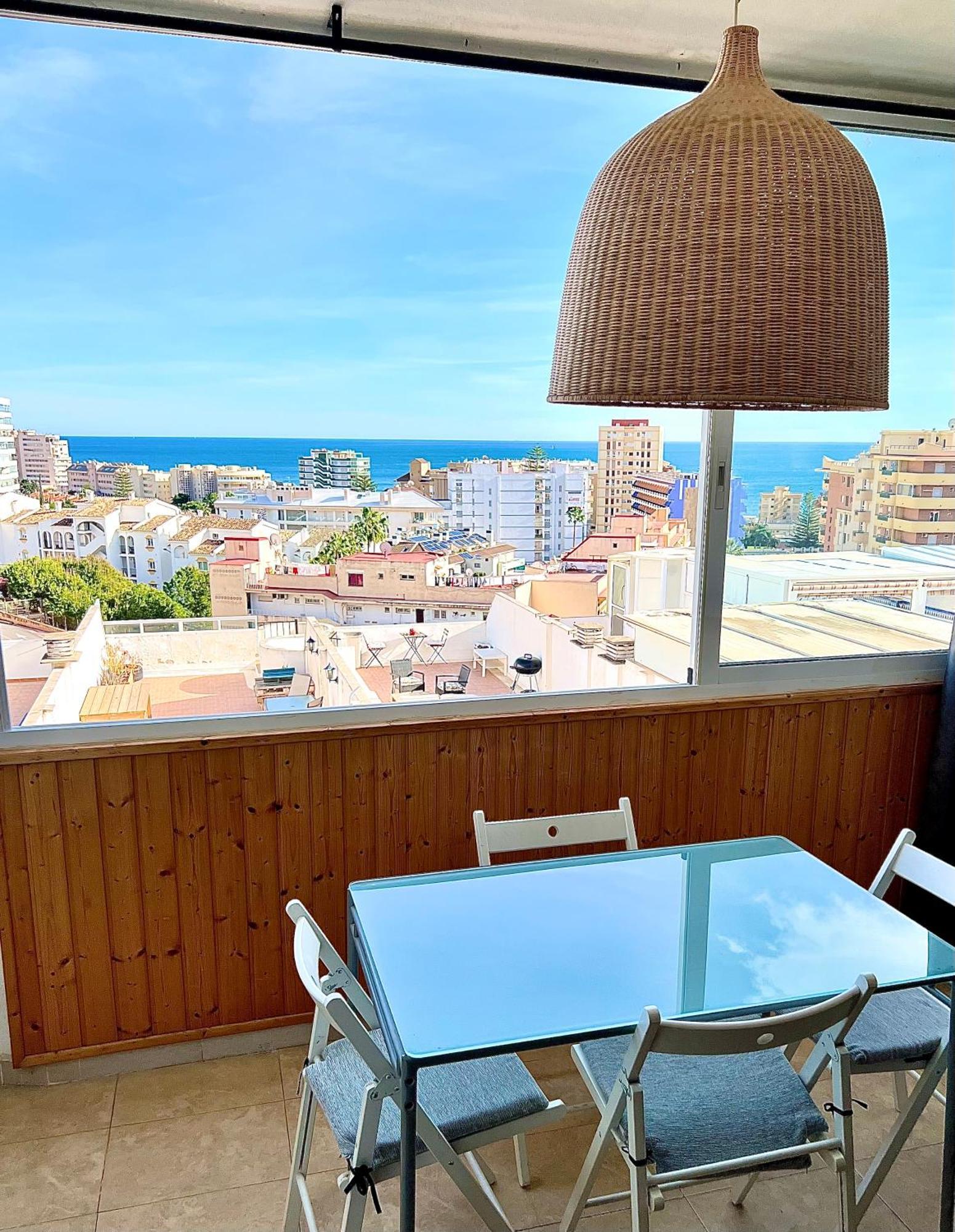 Cozy Fuengirola Apartment With Sea View & Pool Extérieur photo