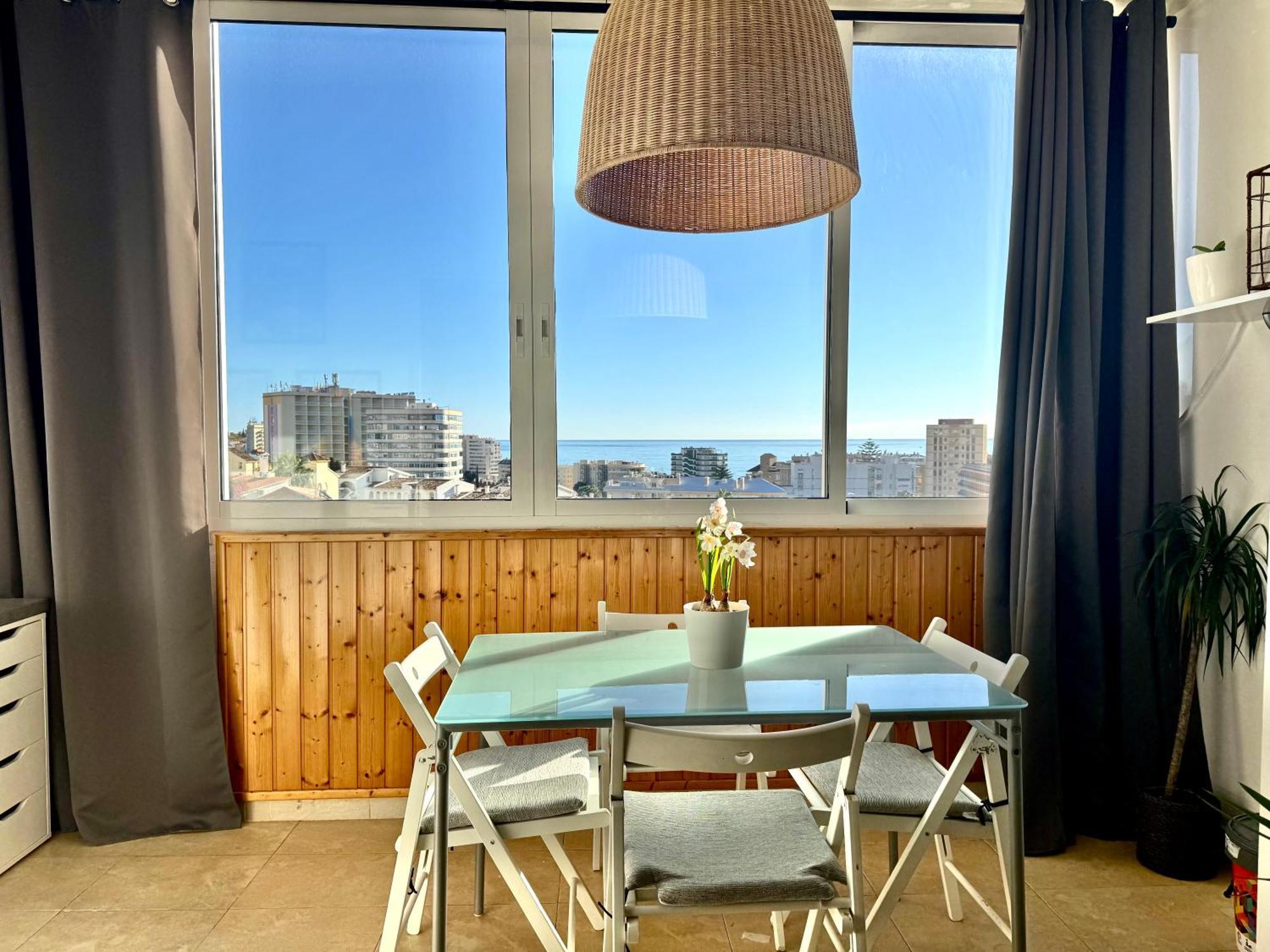 Cozy Fuengirola Apartment With Sea View & Pool Extérieur photo